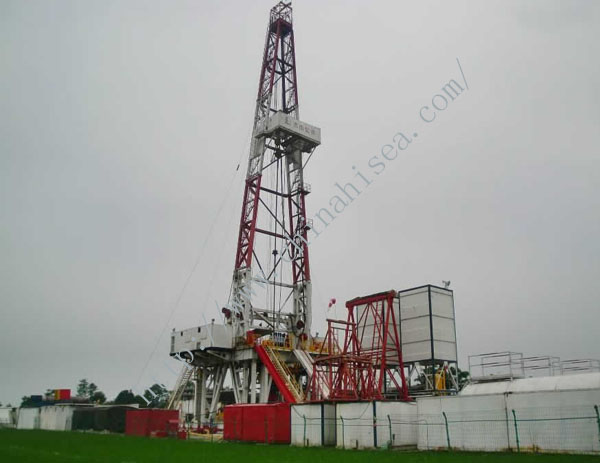 Chain-drive Drilling Rig - on Site.jpg