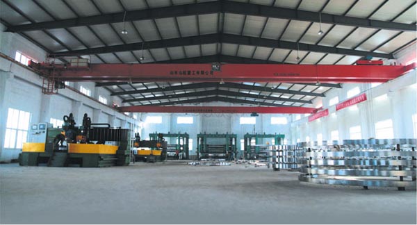 Class-300-stainless-steel-blind-flange-workshop.jpg