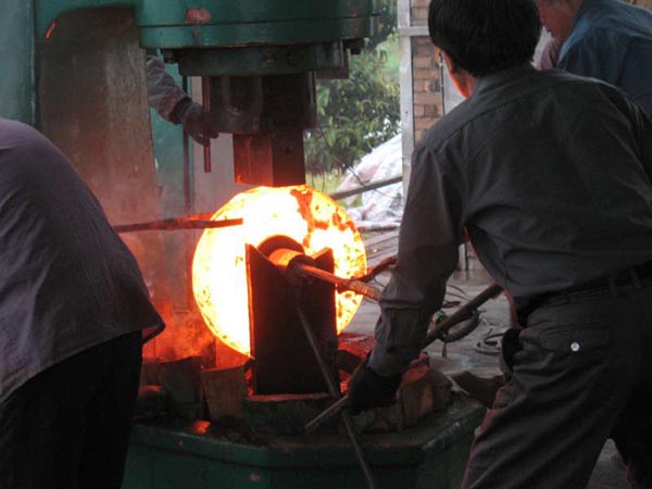 EN1092-1-PN100-Alloy-Steel-Flanges-smelting.jpg