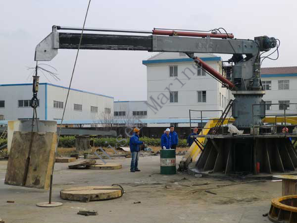 38KN-8M-Hydraulic-Marine-Deck-Crane-Test.jpg