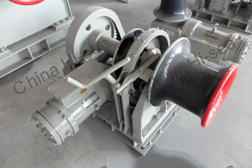 marine anchor windlass-2.JPG