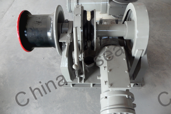 anchor mooring windlass2.JPG